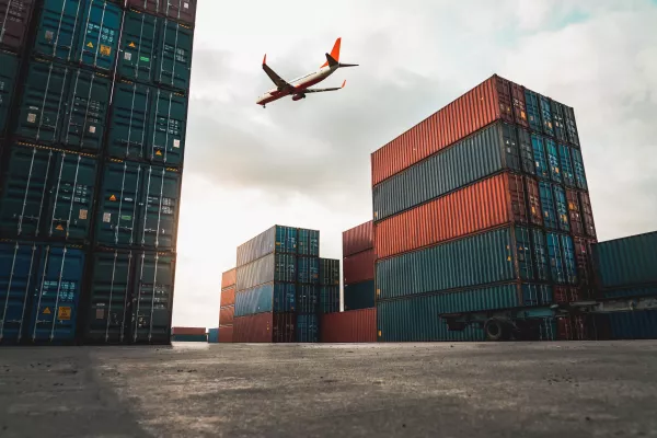 Wie effizient sind Transporte nach China per Luftfracht? Die Vorteile einer schnellen Lieferung Bild: Wie effizient sind Transporte nach China per Luftfracht? Die Vorteile einer schnellen Lieferung
