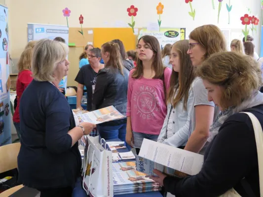 Bild: Leben und Lernen in einem anderen Land - JugendBildungsmesse in Kiel informiert über Auslandsaufenthalte