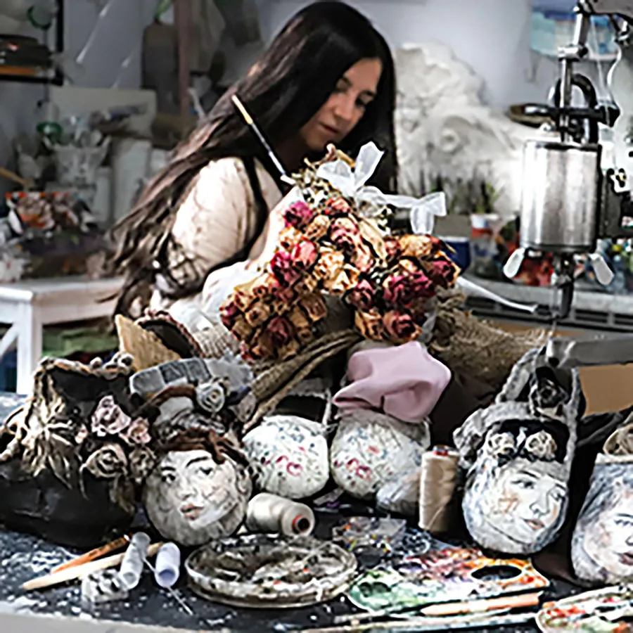 Annette Habicht in Ihrem Atelier