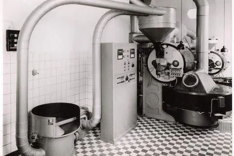 75 Jahre Kaffeeleidenschaft in der Traditionsrösterei Bild: 75 Jahre Kaffeeleidenschaft in der Traditionsrösterei