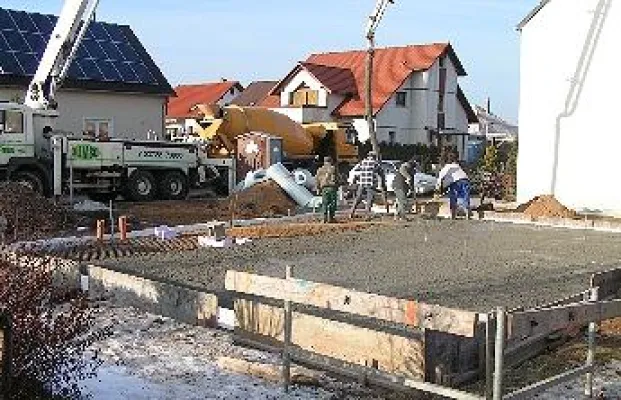 Bau-Energiesektor boomt – Bauhaupt- & Baunebengewerke stagnieren Bild: Bau-Energiesektor boomt – Bauhaupt- & Baunebengewerke stagnieren