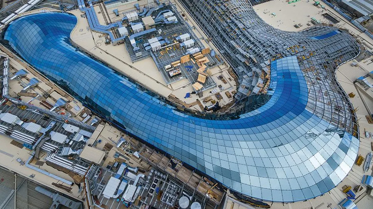 Australies größtes Einkaufszentrum, das mit einem gigantischen Glasdach überspannt wurde.