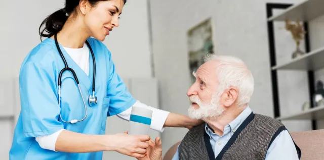 Bild: AOK Pflege-Report 2023, Dehydration und wie die LAQA SmartCup dieser Problematik entgegenwirken kann