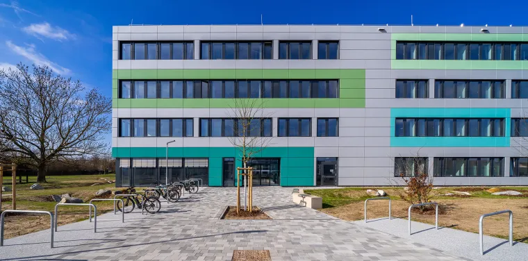 Künstliche Intelligenz: Neue Weiterbildungsreihe für Unternehmen Bild: Künstliche Intelligenz: Neue Weiterbildungsreihe für Unternehmen