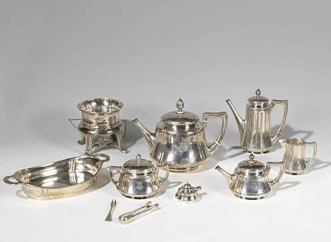 Fabergé-Service, 10-tlg., im Originalkoffer. Silber. St. Petersburg. 1899-1908. Preis: EUR 15-20.000