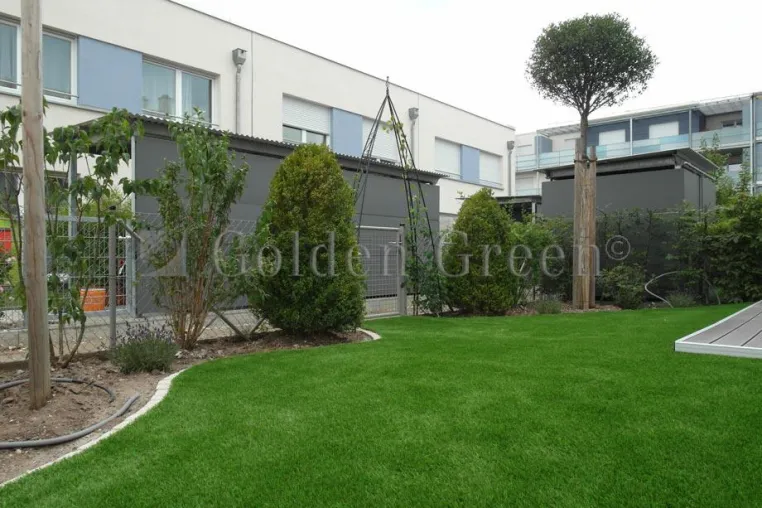 Mit High-End Kunstrasen im Garten kann man Nachbarn und Freunde neidisch machen. Bild: Mit High-End Kunstrasen im Garten kann man Nachbarn und Freunde neidisch machen.
