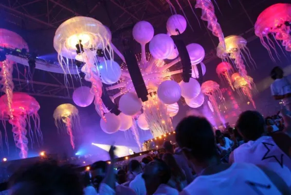 Bild: "Ocean of White" Grandiose Unterwassershow wird Silvester in Düsseldorf das deutsche Publikum begeistern