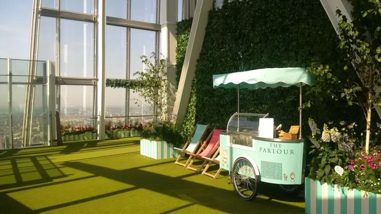Bild: Londons höchster Park – Blumen und Eis auf The View from The Shard