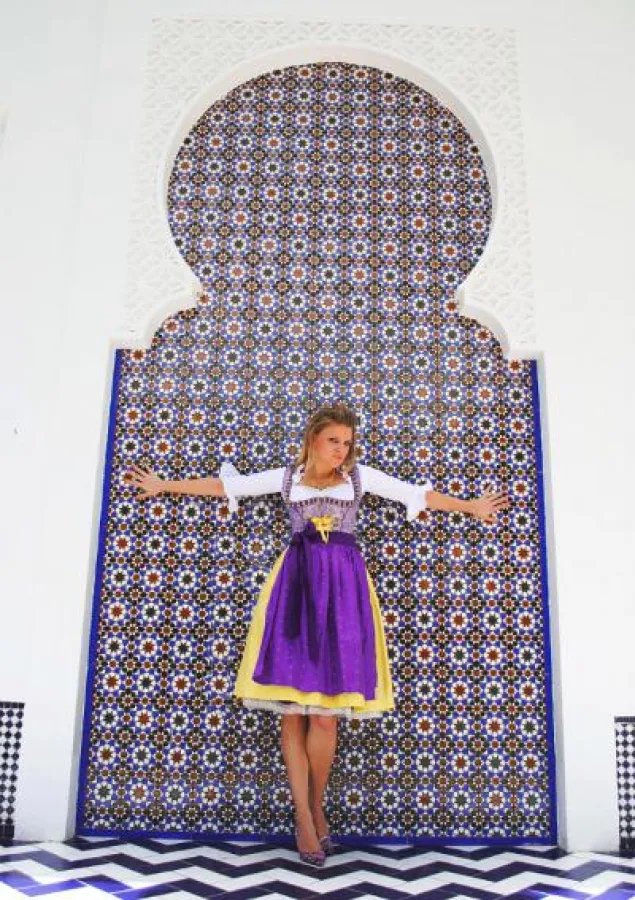 Dirndl Big Apple by Caro Lin Couture, aus Sari und Wildseide