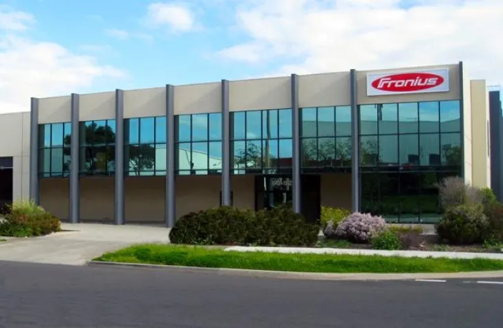 Bild: FRONIUS DENKT GLOBAL - Internationalisierung schreitet weiter voran