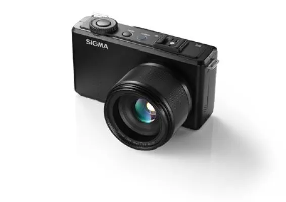 Bild: Tele-Spezialist im Hosentaschenformat: Kompaktkamera DP3 Merrill mit einzigartigen 46 Megapixeln