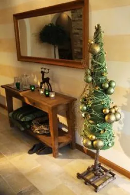 Bild: Ein Weihnachtsbaum mit schickem, neuem Kleid
