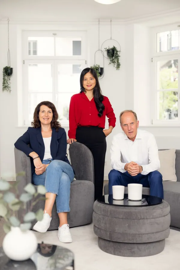 v.l.n.r. Angela Reipschläger, Xiaokang Walter, Norbert Verbücheln (© Mr. Lodge GmbH)