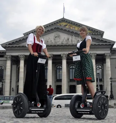 Bild: Oans, zwoa, gerollt - Per Segway durch München und zur Wiesn