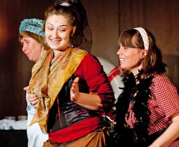 Bild: Theaterpremiere: Revue der 50er mit blinden und sehenden Darstellern in Hamburg