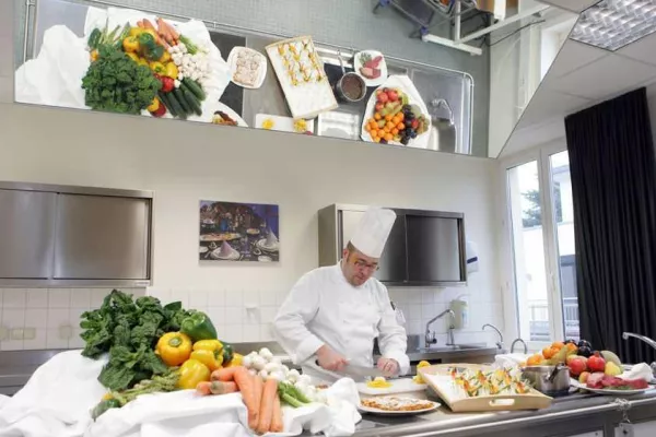 Hotel-Bachelor auf der Überholspur Bild: Hotel-Bachelor auf der Überholspur