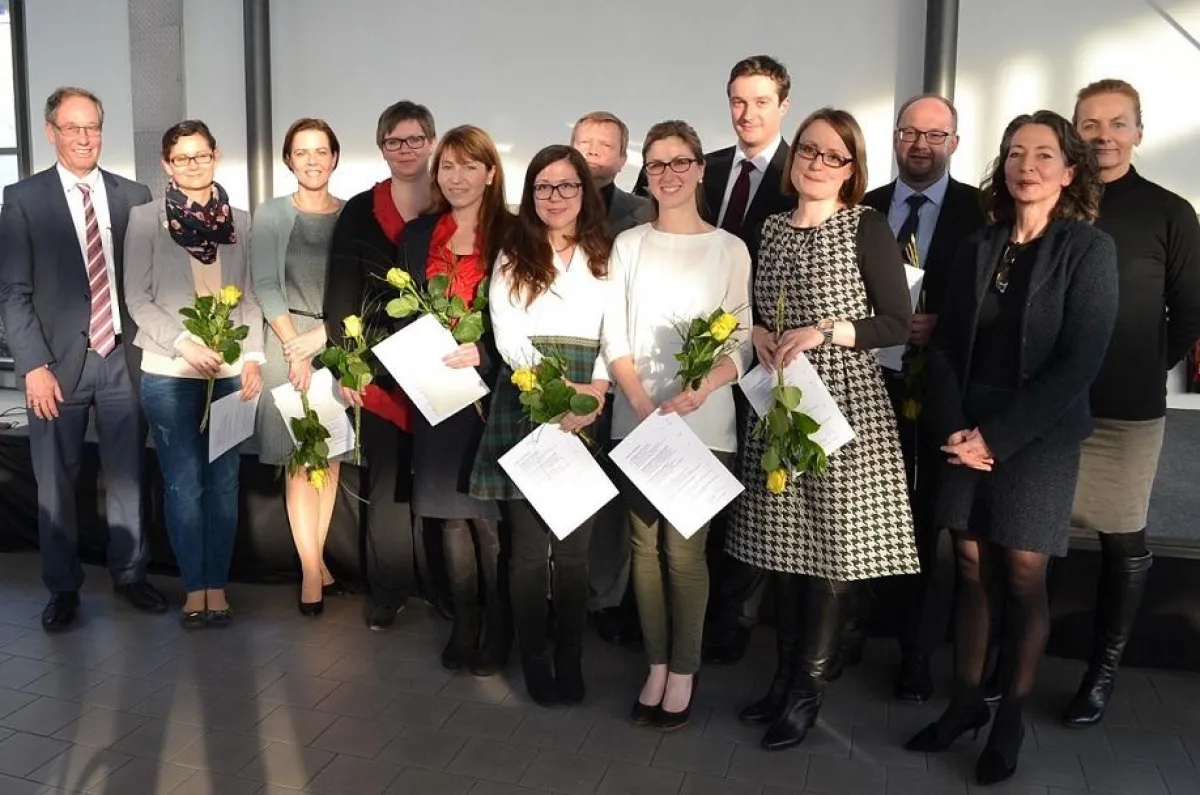 Am Erfolg beteiligt: Internationaler Bund(IB), Kursleitung, Professor/innen, Gäste. Foto: Motzko