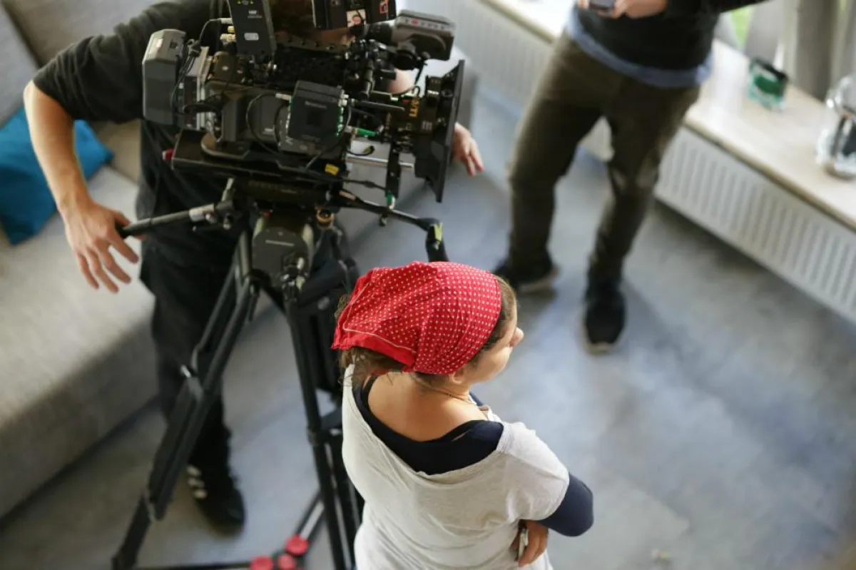 Eine Hauptrolle im Film spielt auch der Laminatboden Trendtime 5 Zink 30 von Parador.(Foto: HMS)