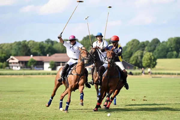 Münchner Luxusimmobilienmakler Sotheby's International Realty als Hauptsponsor des diesjährigen Polo Cups Bild: Münchner Luxusimmobilienmakler Sotheby's International Realty als Hauptsponsor des diesjährigen Polo Cups