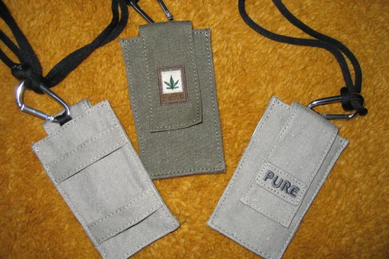 Modische Handytaschen aus Hanf sorgen für Aufsehen Bild: Modische Handytaschen aus Hanf sorgen für Aufsehen