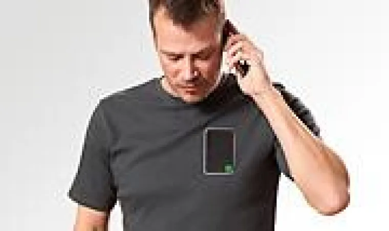 Bild: App fürs T-Shirt: nicephone-Shirt hält Smartphones sauber