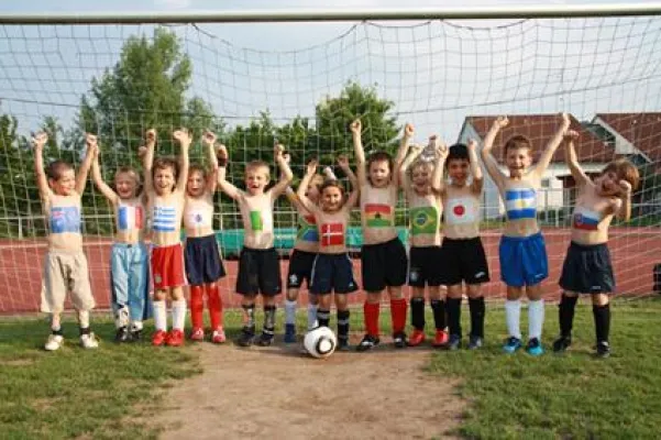 RICOSTA-Fotowettbewerb: Sportvg Feuerbach gewinnt Training mit Fredi Bobic Bild: RICOSTA-Fotowettbewerb: Sportvg Feuerbach gewinnt Training mit Fredi Bobic