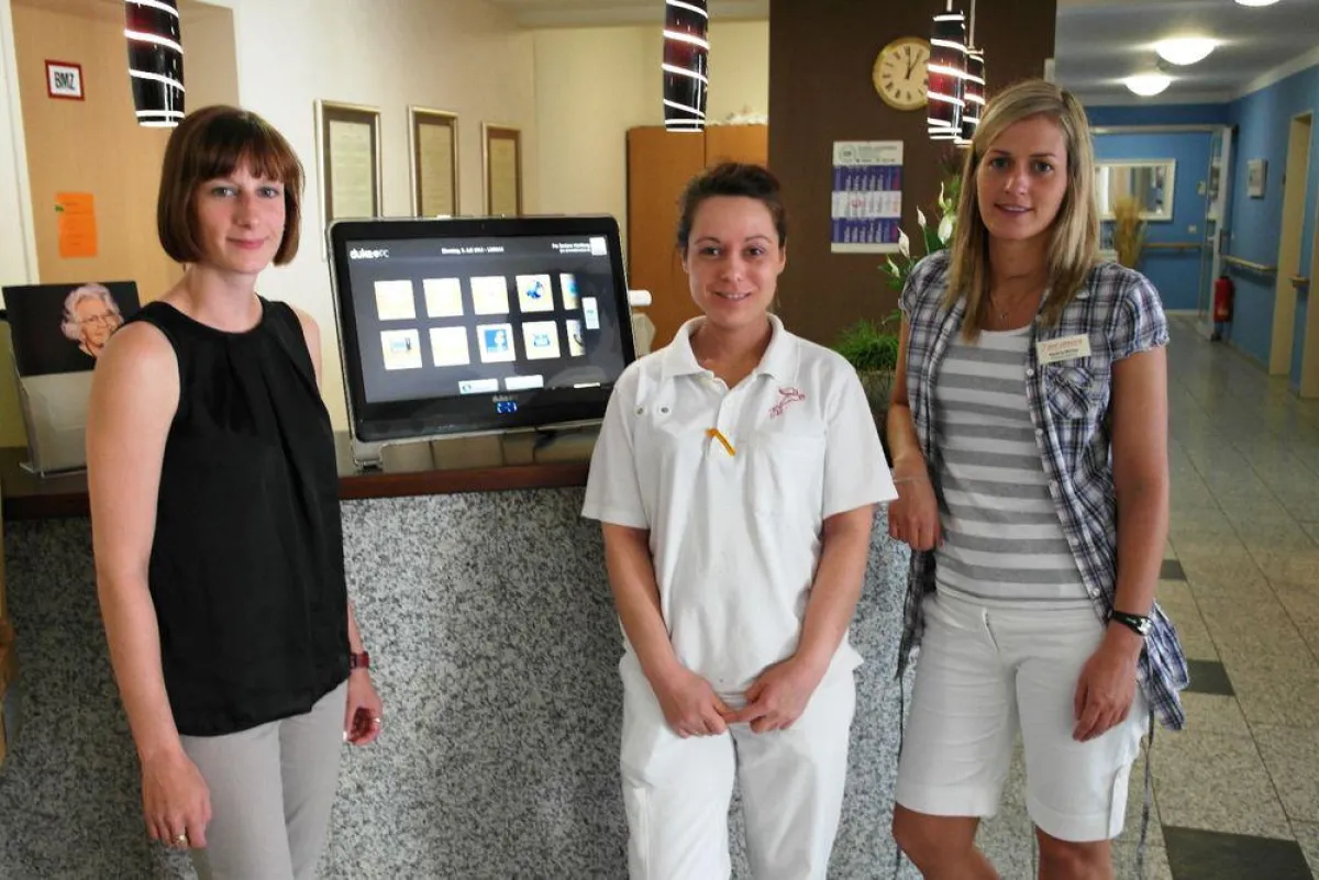 Das Team von Pro Seniore und Katrin Bassin von dukaPC