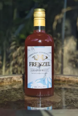 Bild: Ende des Sommers süß-bitter genießen mit dem FRENZEL Grapefruit Likör