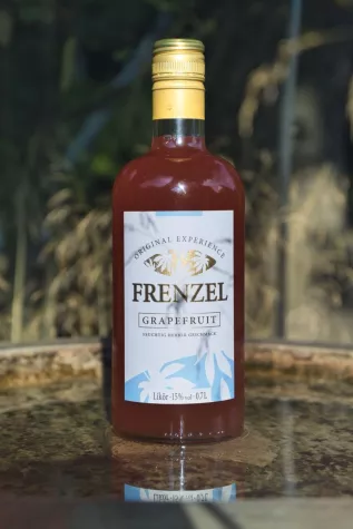 Bild: Ende des Sommers süß-bitter genießen mit dem FRENZEL Grapefruit Likör