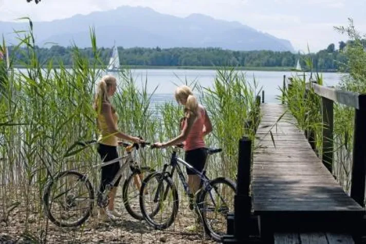 Bild: Vom Kloster übers Moor zum Fischer - Genussradln am Chiemsee - Die "Priener Radlwoche" im Juni 2014