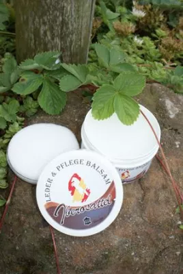 Bild: Damit die Zeit keine Spuren hinterlässt – Lederpflege mit Iberosattel