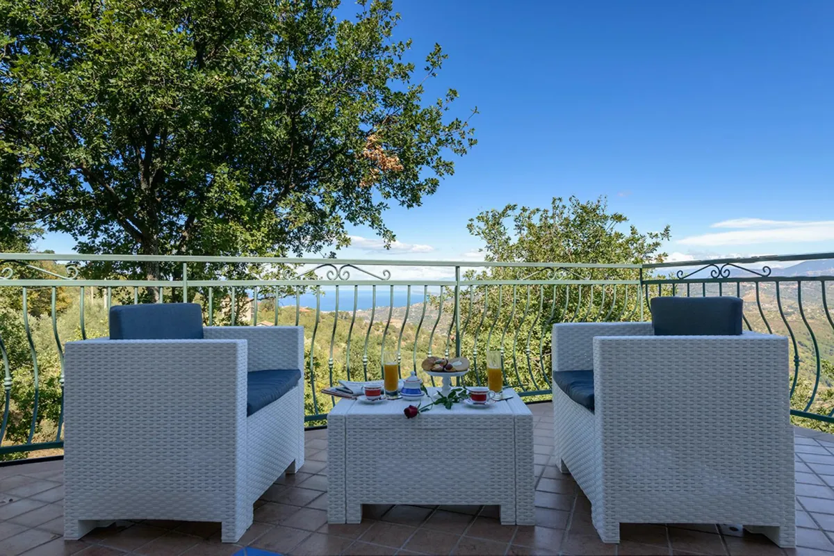 Panoramablick von der Terrasse in der Villa Podere San Michele in Laureana Cilento