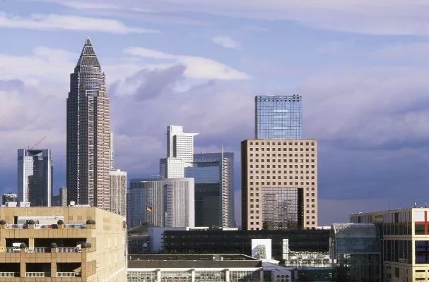 Akademie Messe Frankfurt kooperiert mit VOK DAMS Institut für Live-Marketing Bild: Akademie Messe Frankfurt kooperiert mit VOK DAMS Institut für Live-Marketing