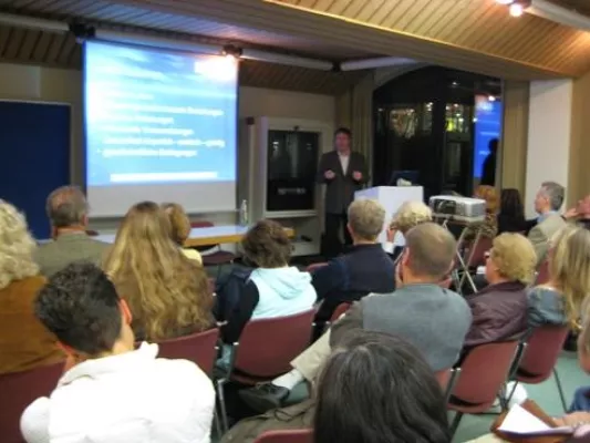 Es trifft meist die Besten – Burnout-Vortrag am 24. Oktober 2007 Bild: Es trifft meist die Besten – Burnout-Vortrag am 24. Oktober 2007