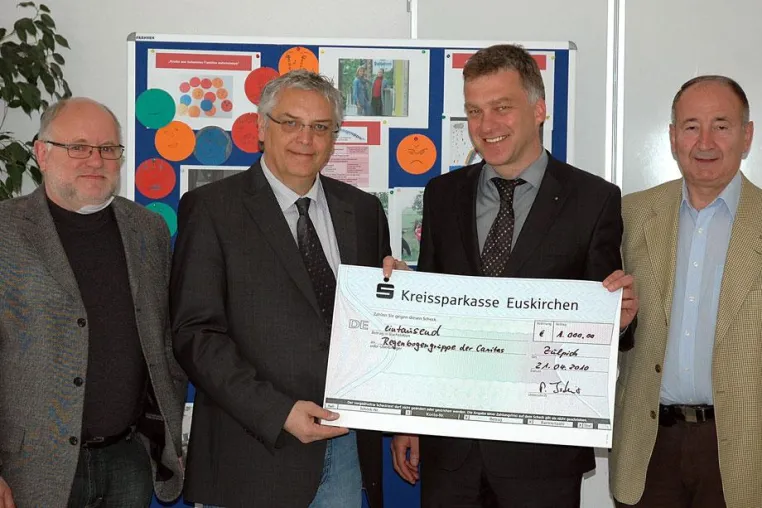 Bild: Lions Club Voreifel unterstützt die „Regenbogengruppe“