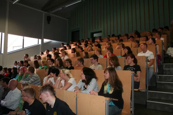 Bild: Überparteilicher Jugendverband gab Einblicke hinter die Kulissen des Europäischen Parlaments