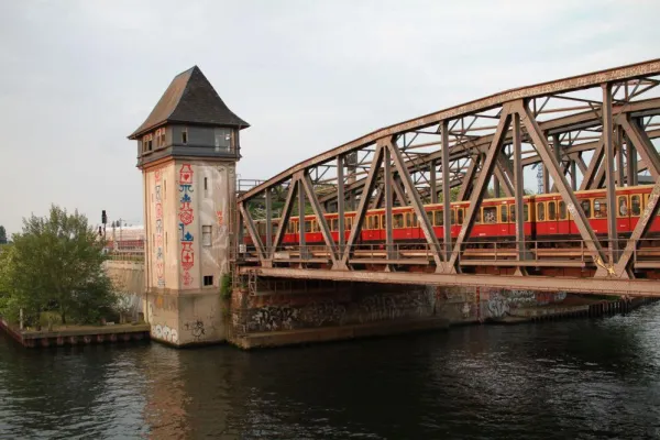 Bild: »Along the Lines« ist Teil des Tags der offenen Tore 2018 des S-Bahn-Werkes Erkner