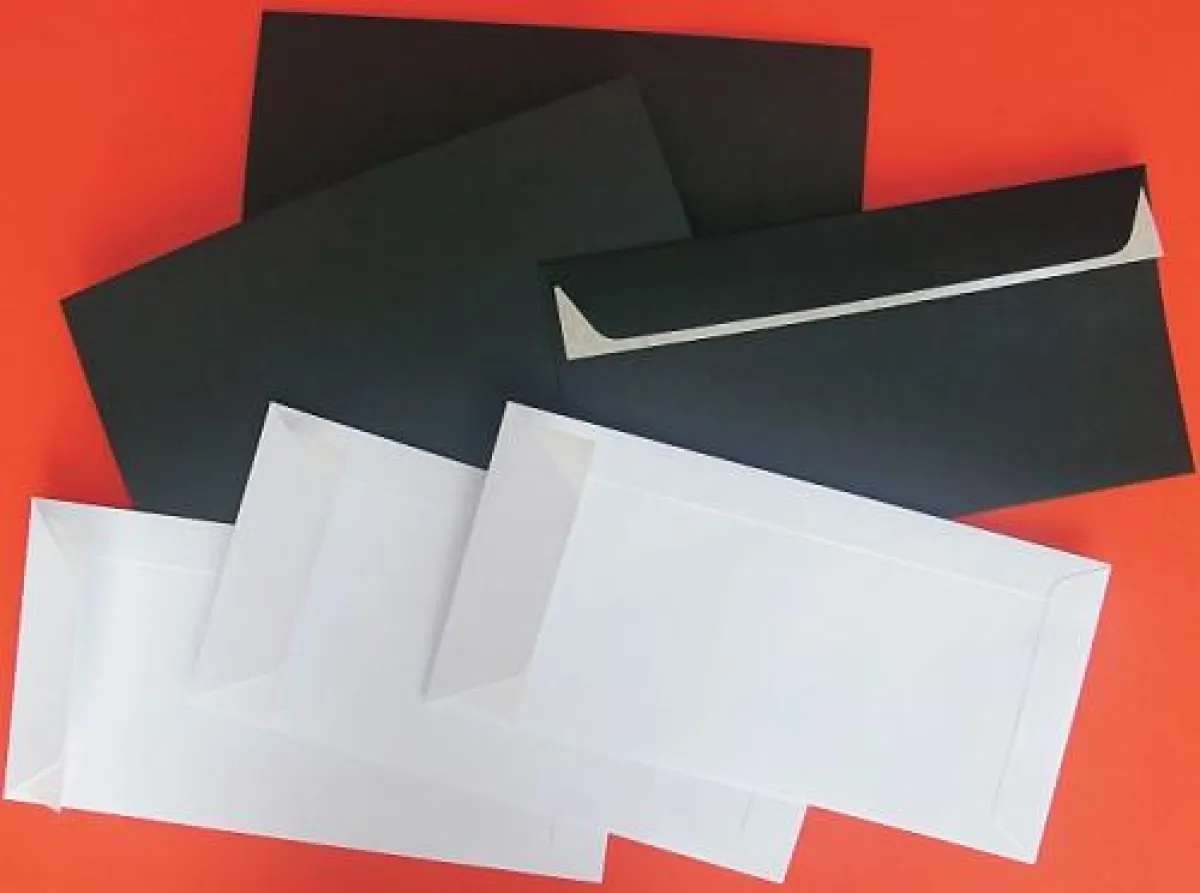 Schwarze Briefumschläge bei Otto Theobald im Sortiment