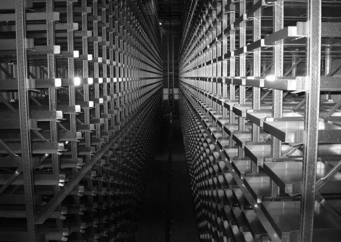 Bild: ABUS ist schwer am Lagern auf Tablaren