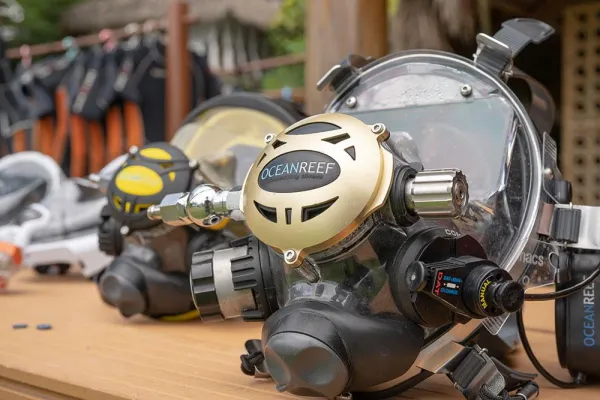 Bild: Amun Ini Beach Resort bietet PADI Spezialkurs für Vollgesichtsmasken auf den Philippinen an