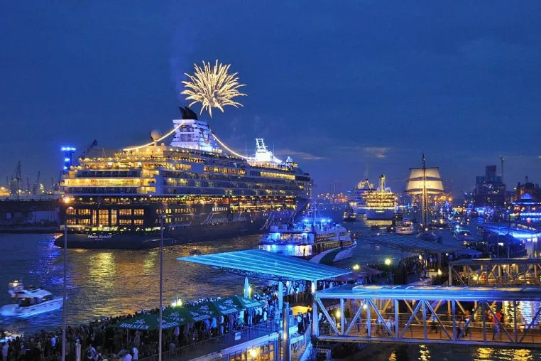 Bild: Veranstaltungs-Highlight im September: Abendliche Barkassenfahrten zu den Hamburg Cruise Days