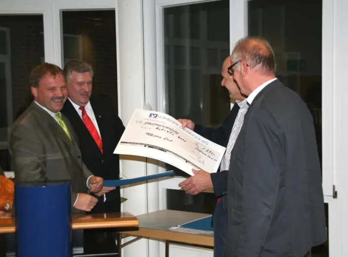 Bild: Meller GLA-WEL GmbH erhält Förderpreis des Förderkreises Innungsbetriebe Handwerk e. V.