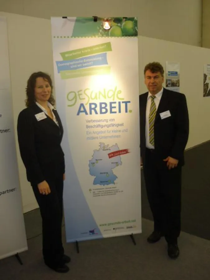 Birgit Jastrow und Harald Kaiser informierten Besucher der Personal 2009 in München welche Wettbewerbsvorteile Unternehmen durch 