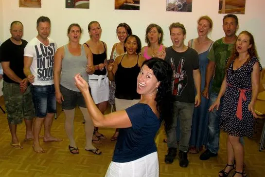 Bild: Vom Fernsehstudio zur Chorprobe