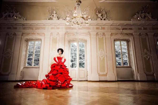 Bild: Aus Lacktüten wird ein Weihnachtstraum Traum in Rot