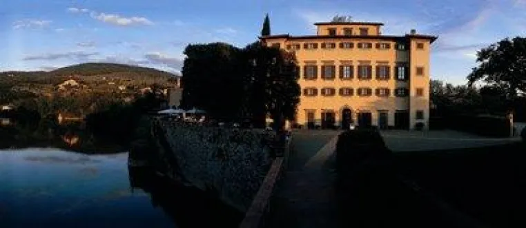 Premiere im Frühling - Die Villa La Massa organisiert exklusive Touren durch florentinische Parks Bild: Premiere im Frühling - Die Villa La Massa organisiert exklusive Touren durch florentinische Parks
