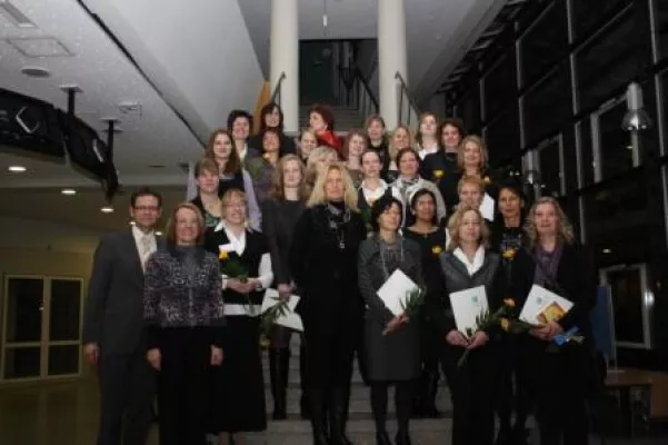 Bild: Reife Leistung: Berufsbegleitend neben vielfältigen Belastungen zum Bachelor of Arts