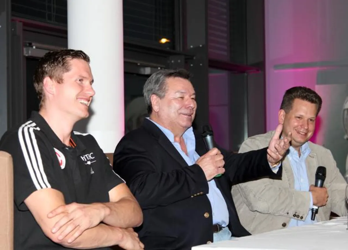 Foto: hl-studios, Erlangen: v.l.n.r. „Weltmeister“ Basti Preiss, Waldemar Hartmann und Axel Fischer