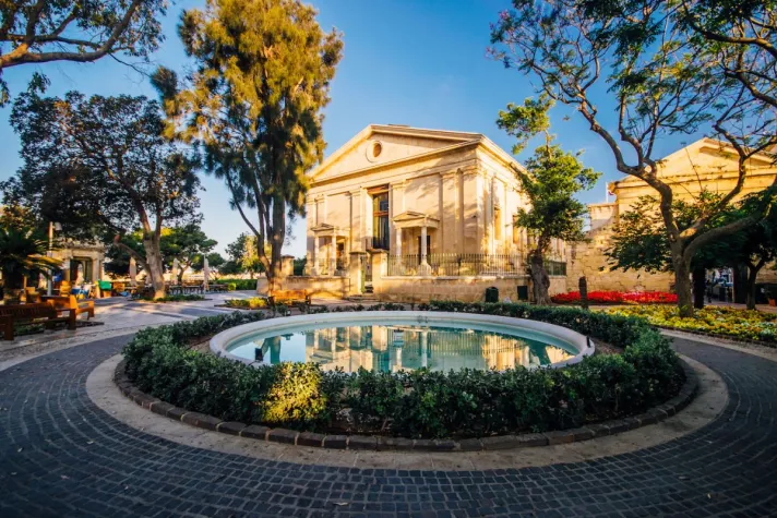 Bild: Malta: EU-Impfprimus öffnet Geschäfte und lockert Einschränkungen