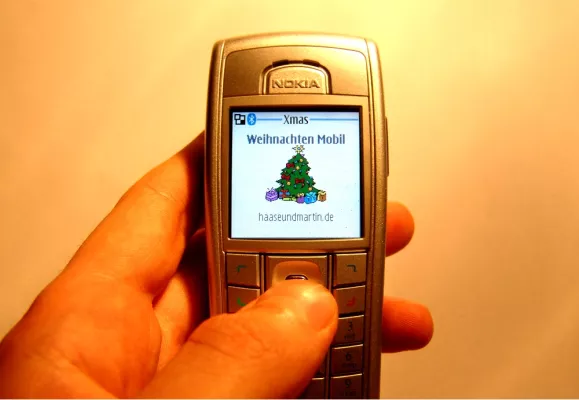 Bild: Weihnachtslieder singen mit dem Handy